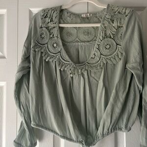 Seven Sisters size Large dusty green blouse